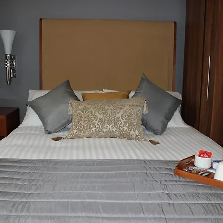 Ambassador Court Hotel-2